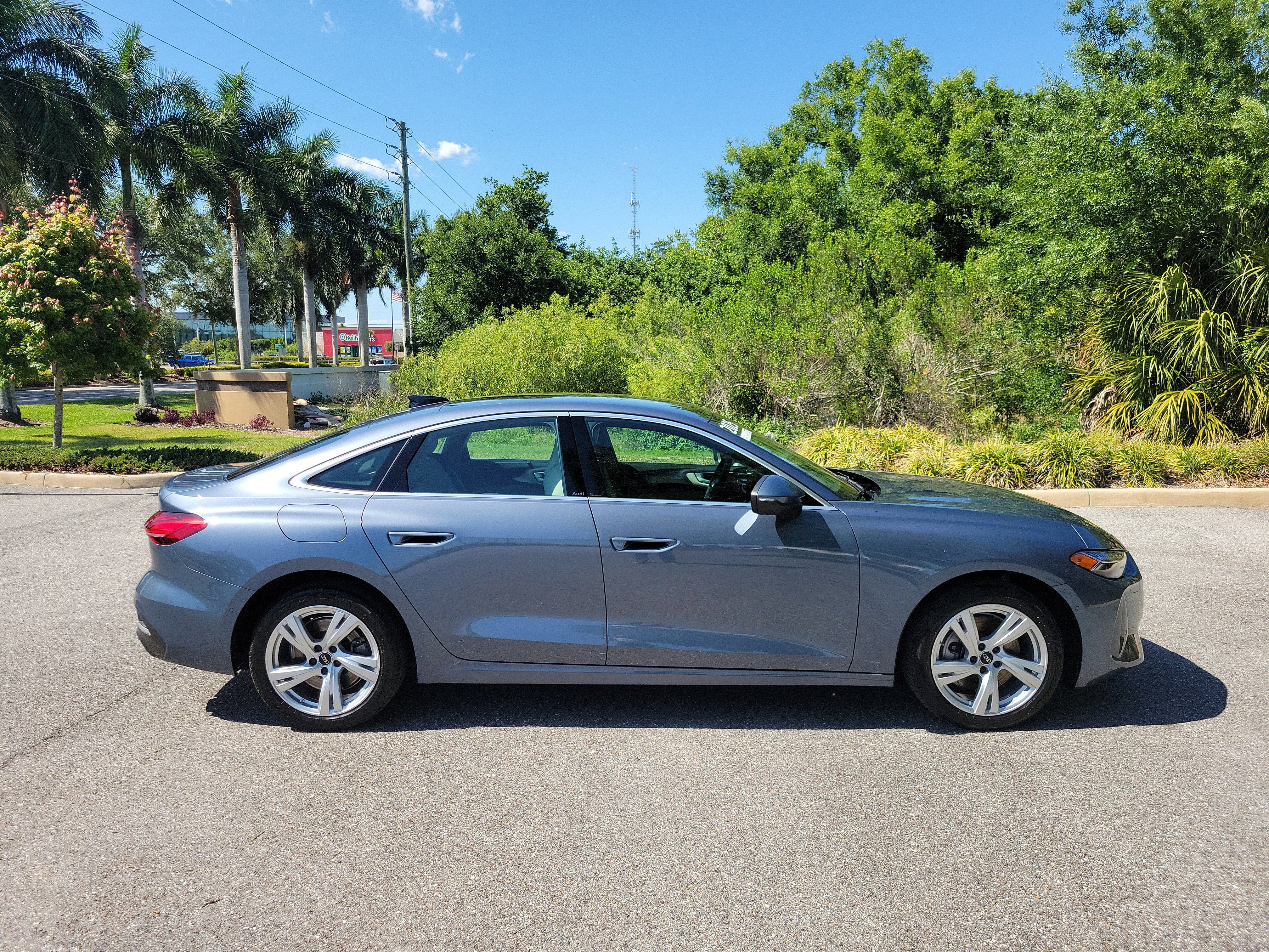 Used 2025 Audi A5 2.0T Premium Plus w/ Premium Plus AWD/4WD image 3