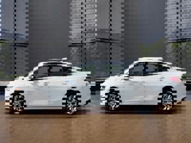 Used 2025 Chevrolet Malibu LT image 2