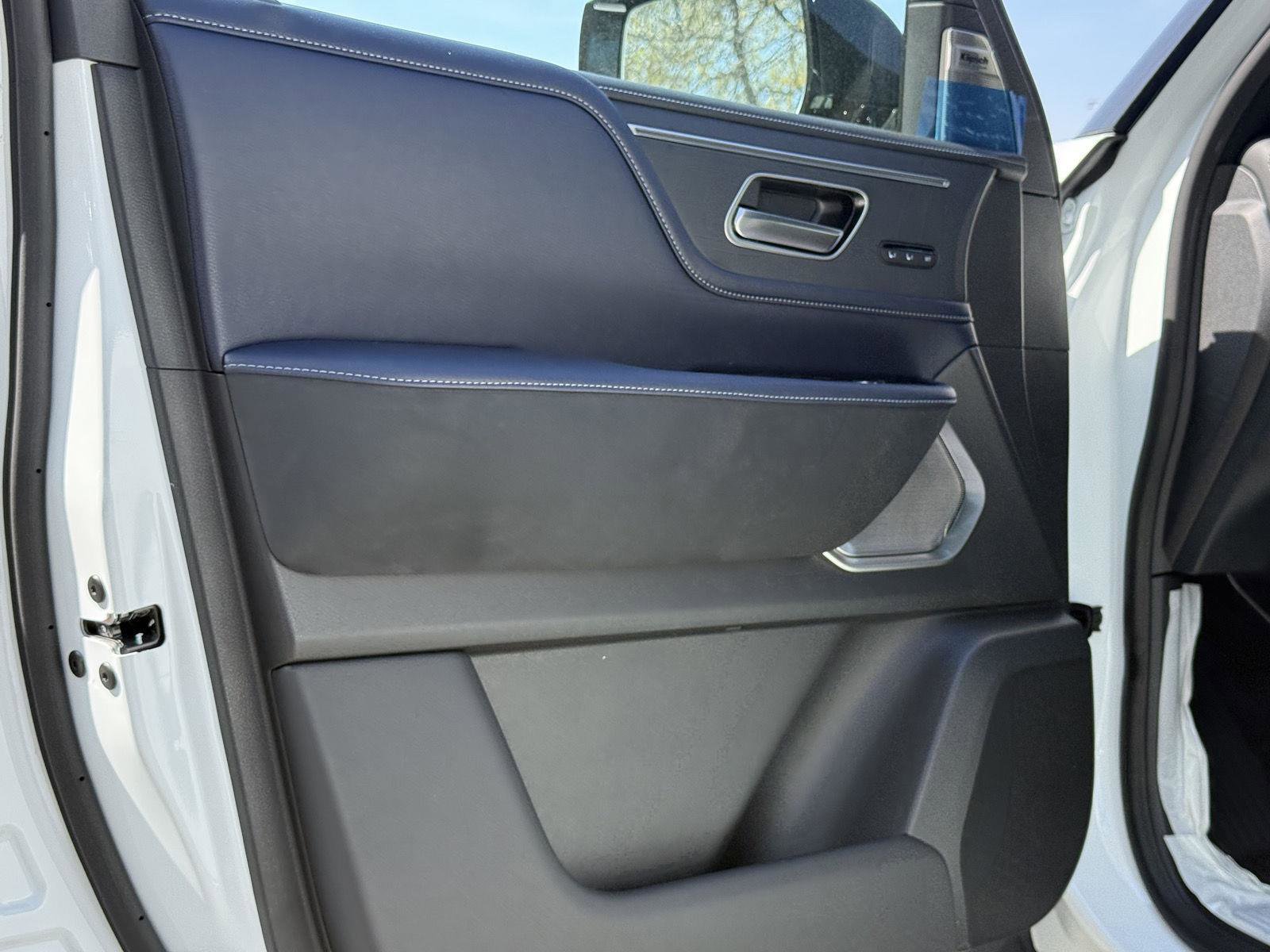 New 2026 INFINITI QX80 4WD w/ Sport Exterior Package image 24