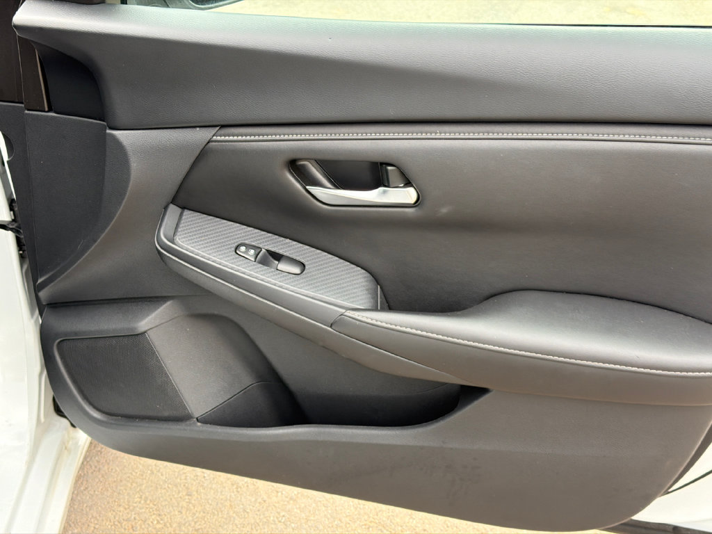 Used 2024 Nissan Sentra SV FWD image 14