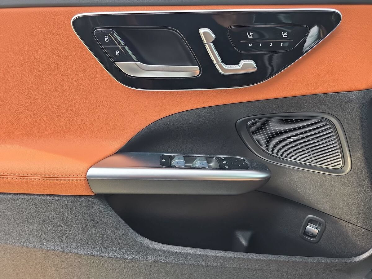 New 2026 Mercedes-Benz C 300 4MATIC Sedan image 25
