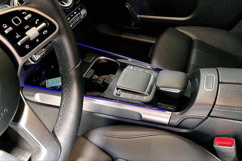 Used 2021 Mercedes-Benz GLB 250 w/ Premium Package image 11
