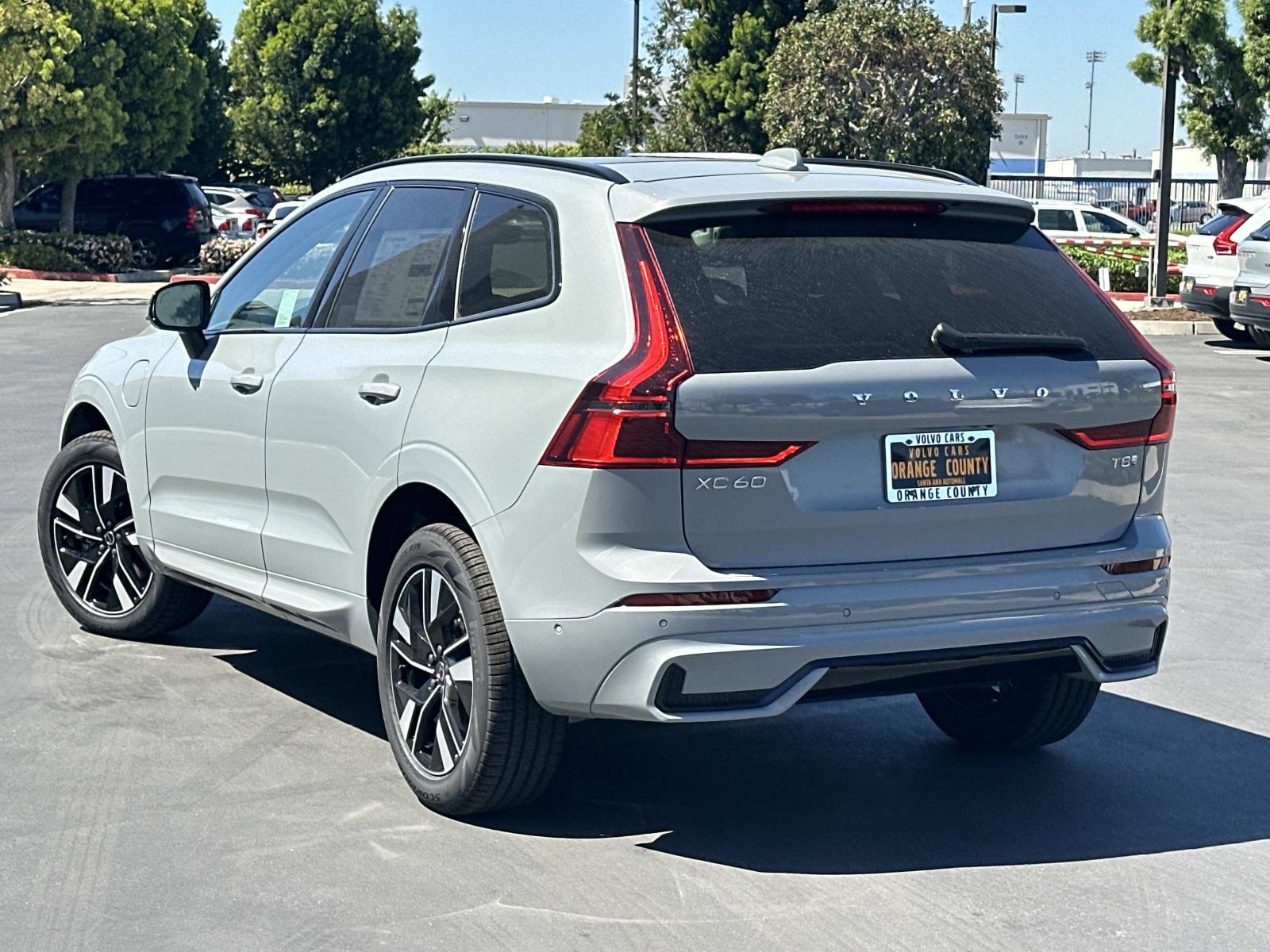 New 2026 Volvo XC60 T8 Plus w/ Climate Package AWD/4WD image 5