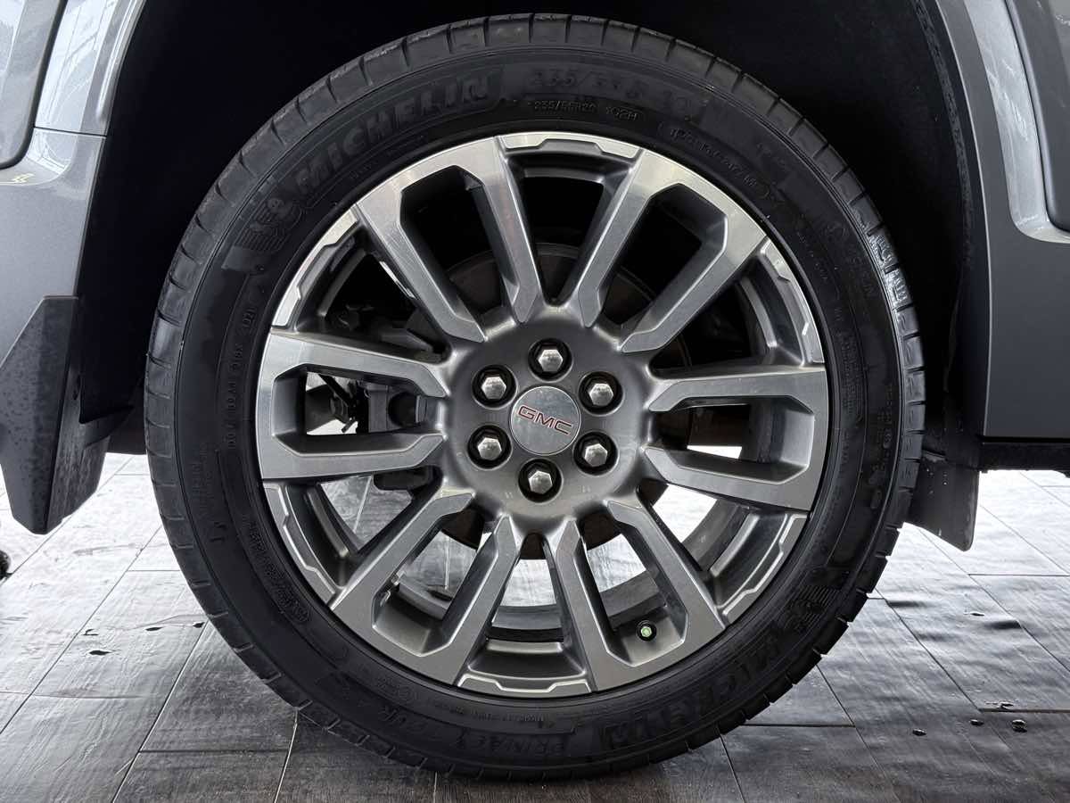 Used 2022 GMC Acadia Denali w/ Denali Ultimate Package FWD image 43