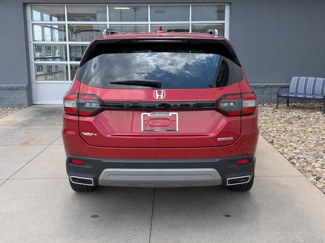 Used 2025 Honda Pilot Touring image 5