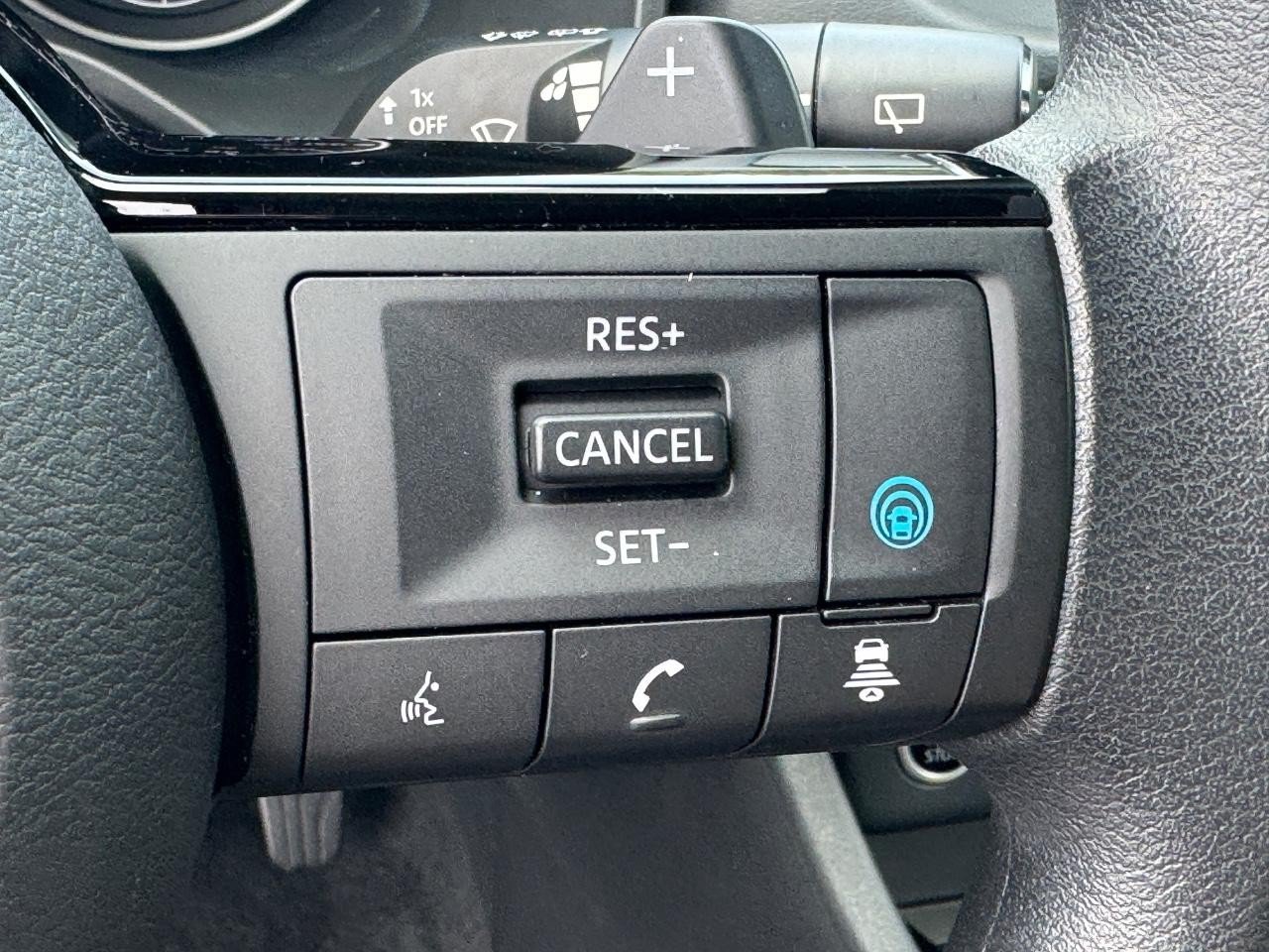 Used 2023 Nissan Rogue SV AWD/4WD image 22
