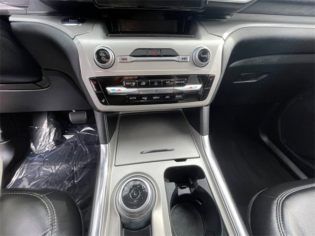 Used 2022 Ford Explorer XLT w/ Equipment Group 202A image 15