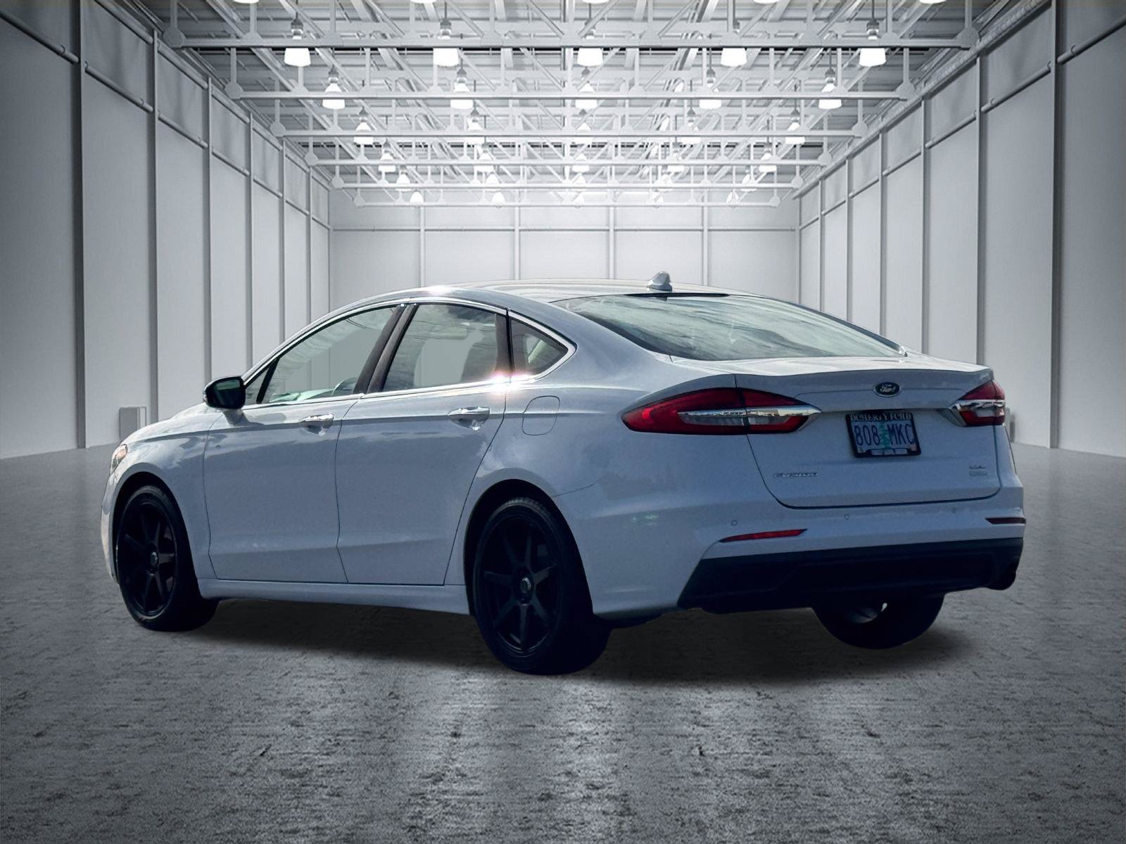 Used 2019 Ford Fusion SEL FWD image 12
