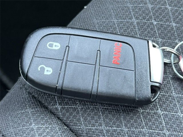 Used 2021 Jeep Grand Cherokee Laredo image 29