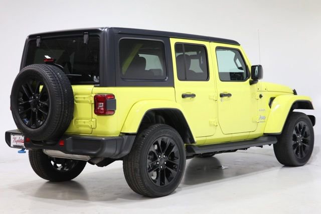 Used 2023 Jeep Wrangler Unlimited Sahara w/ Cold Weather Group AWD/4WD image 8