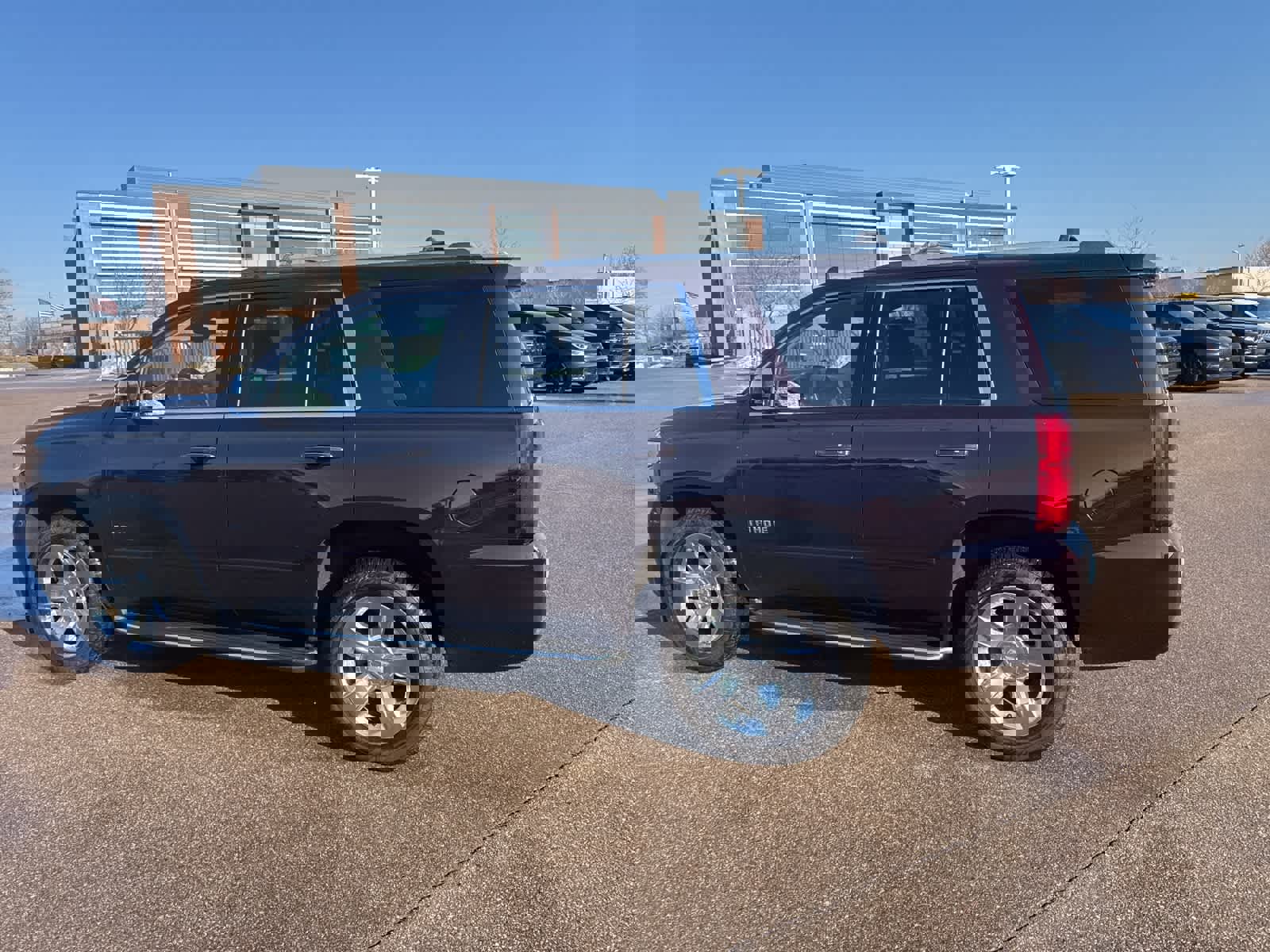 Used 2020 Chevrolet Tahoe Premier w/ Premier 6.2L Value Package image 17