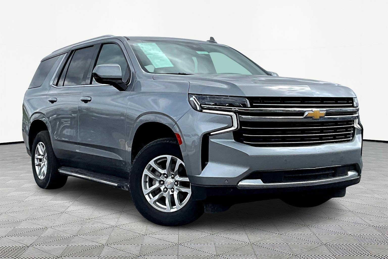 Used 2024 Chevrolet Tahoe LT image 3
