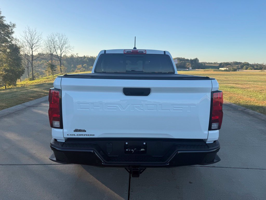 Used 2025 Chevrolet Colorado W/T w/ Advanced Trailering Package RWD image 4