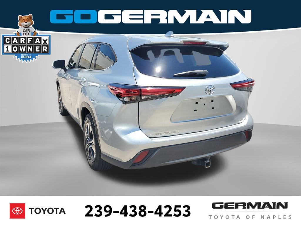 Used 2023 Toyota Highlander XLE FWD image 11