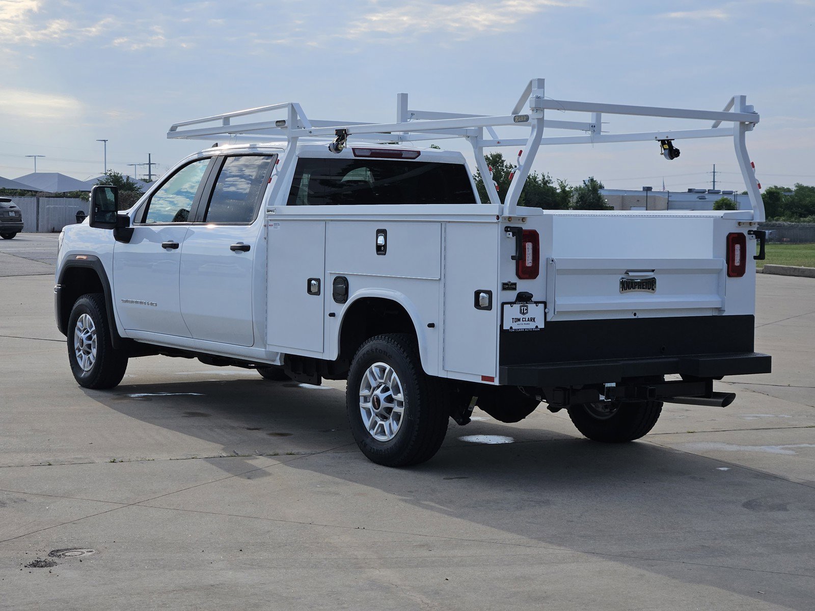 New 2026 GMC Sierra 2500 Pro w/ Convenience Package AWD/4WD image 4