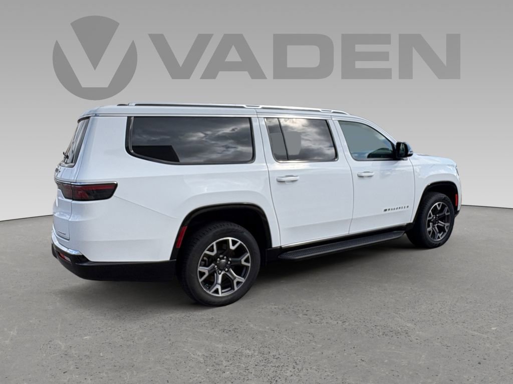 Certified 2024 Jeep Wagoneer L Series III w/ Flexible Seating Group image 17