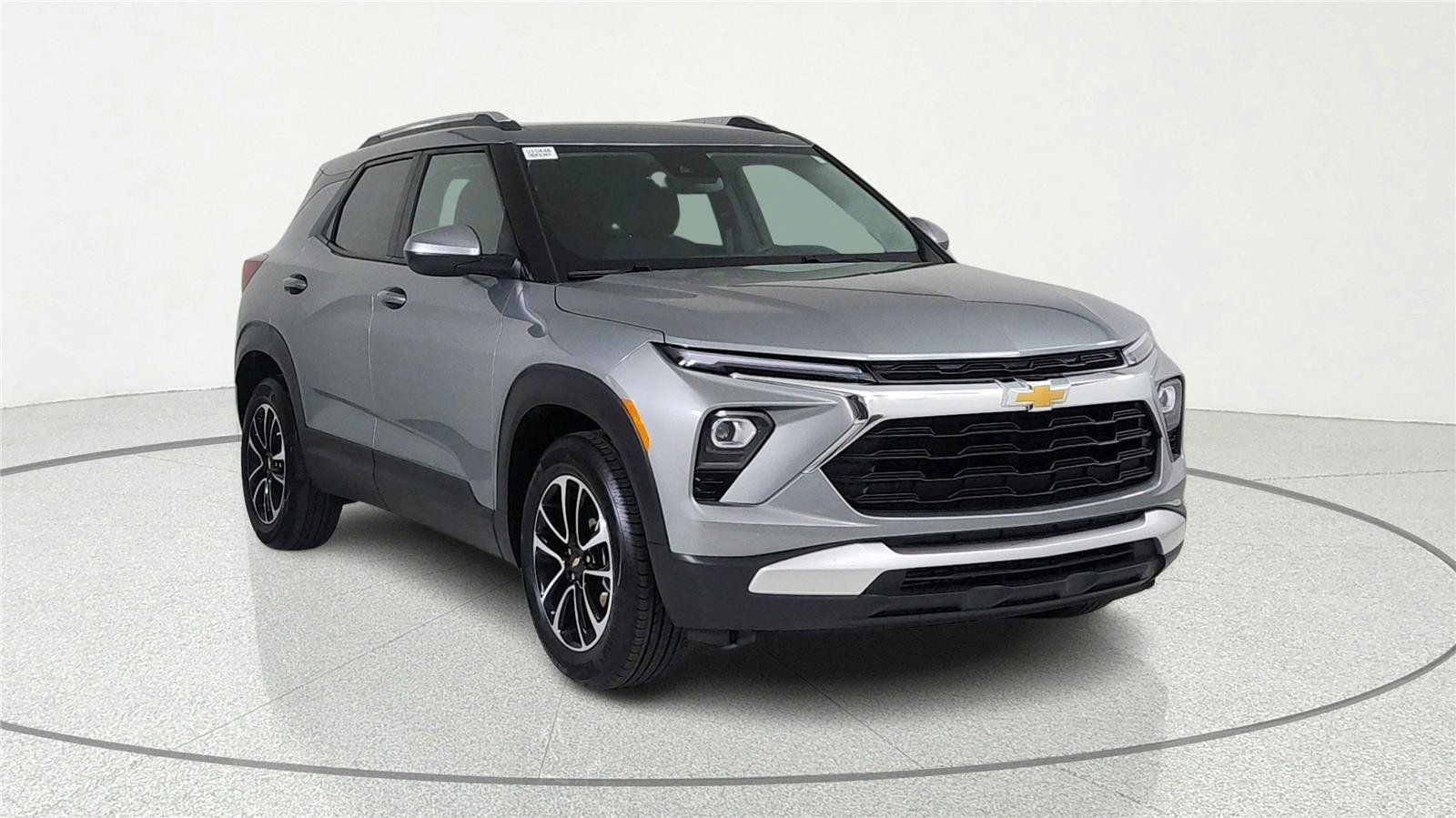 Used 2025 Chevrolet TrailBlazer LT FWD image 1
