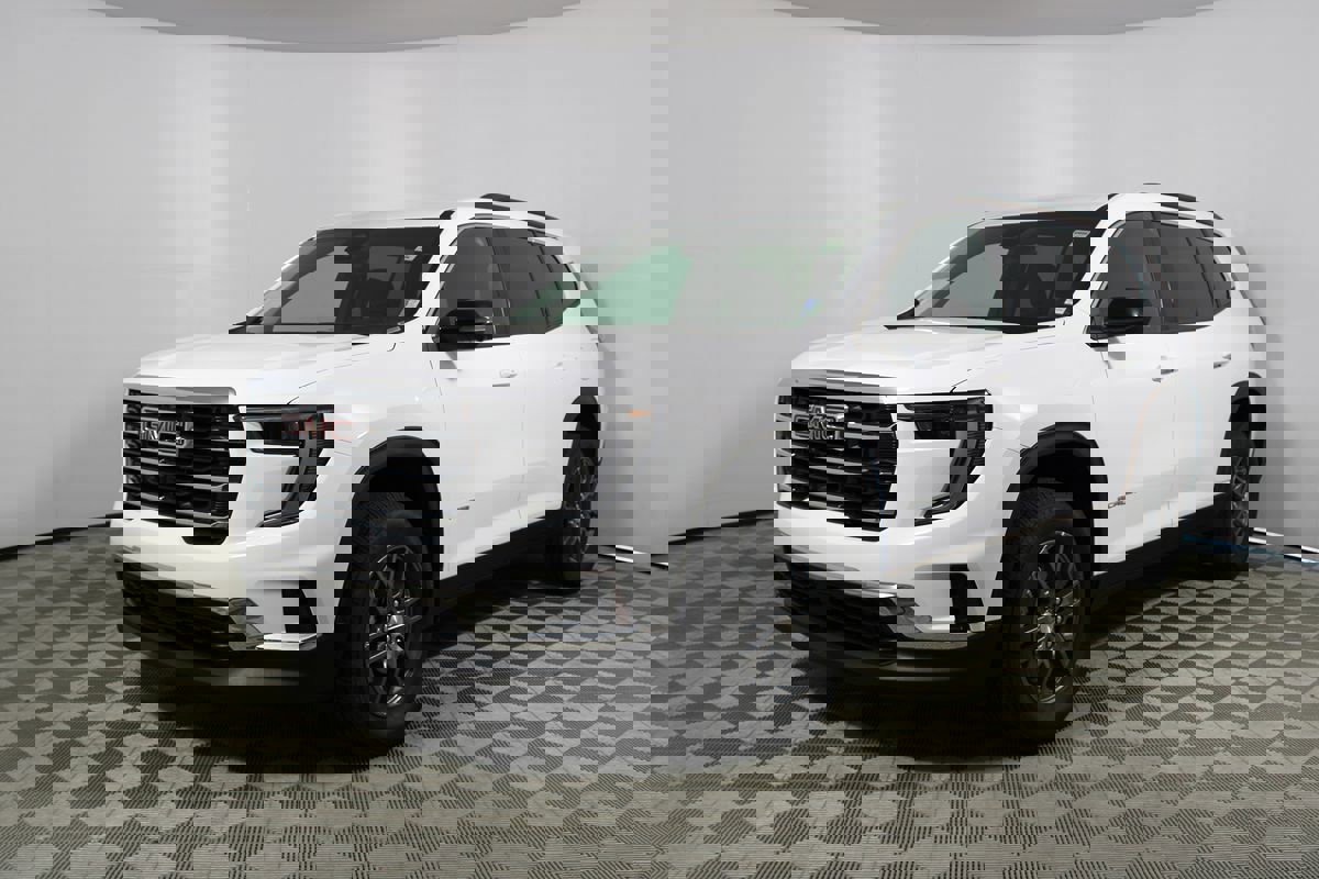 Used 2025 GMC Acadia Elevation image 3