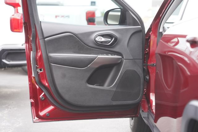 Used 2020 Jeep Cherokee Latitude image 30