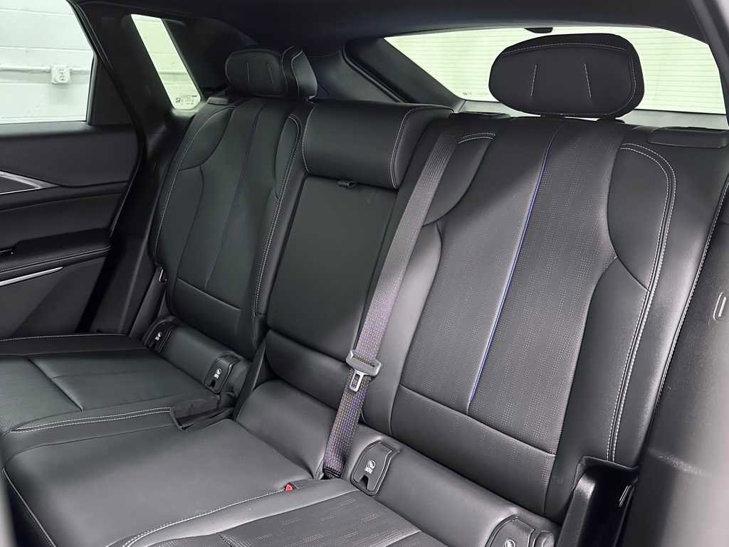 Used 2024 Cadillac Lyriq Luxury image 15