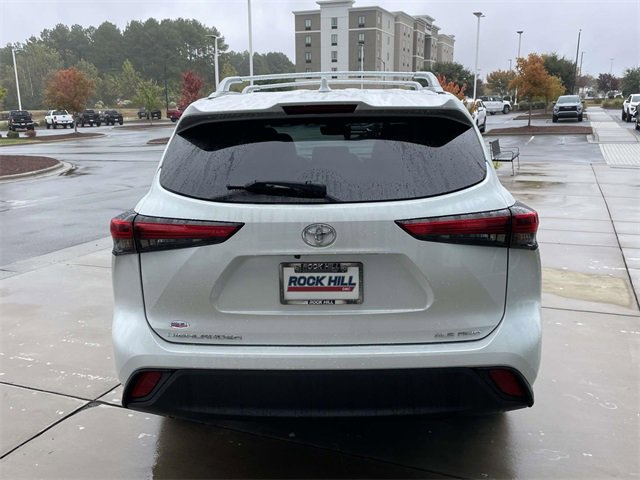 Used 2022 Toyota Highlander XLE image 7