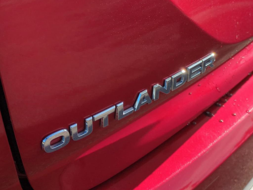Used 2023 Mitsubishi Outlander SE image 31