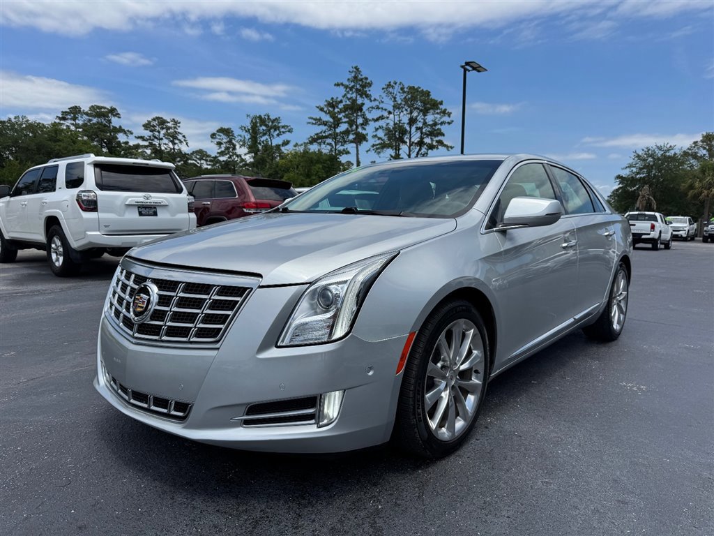 Used 2014 Cadillac XTS Luxury w/ Driver Awareness Package FWD image 4