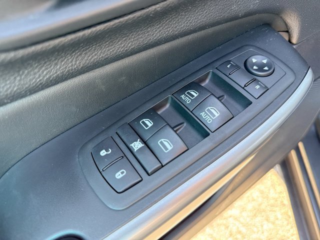 Used 2020 Jeep Cherokee High Altitude AWD/4WD image 13