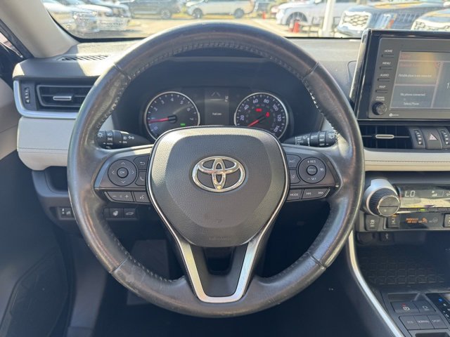 Used 2020 Toyota RAV4 XLE Premium image 31