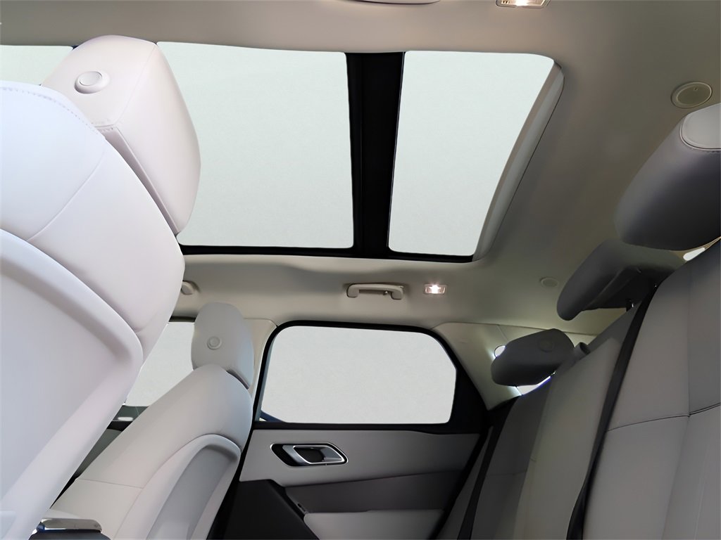 Used 2025 Land Rover Range Rover Velar Dynamic SE image 25