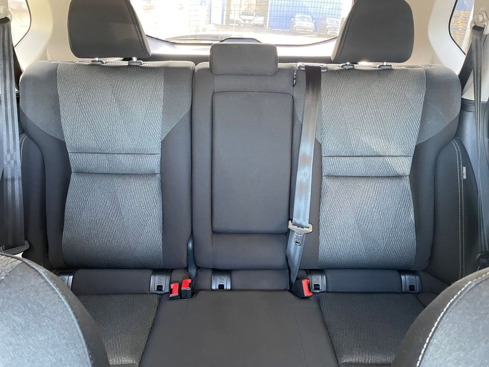 Used 2025 Nissan Rogue SV image 40