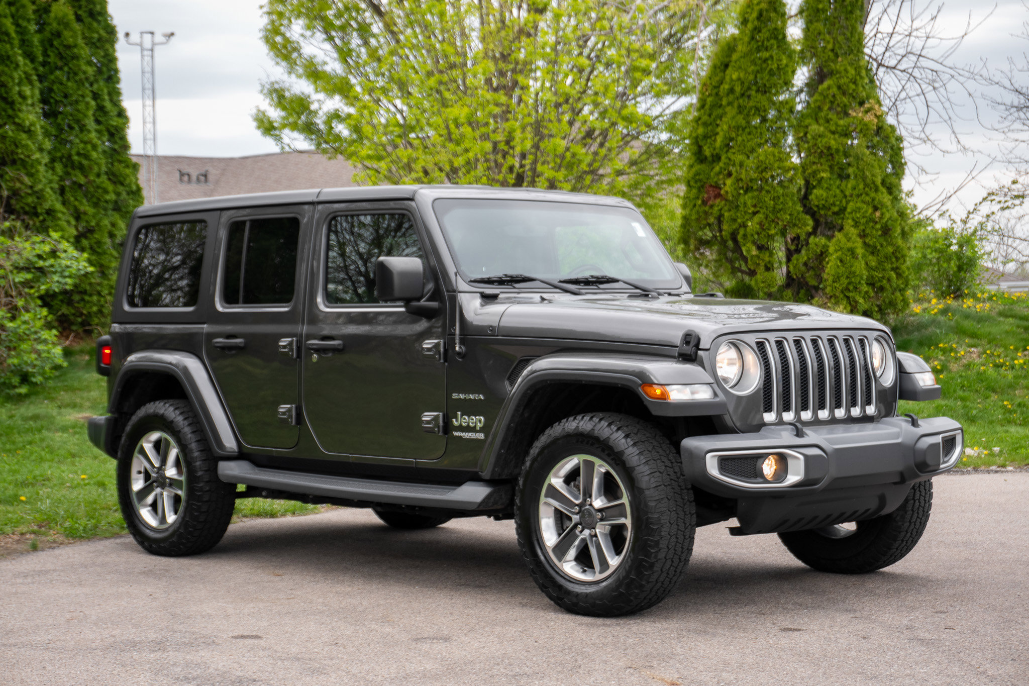 Used 2018 Jeep Wrangler Unlimited Sahara image 3