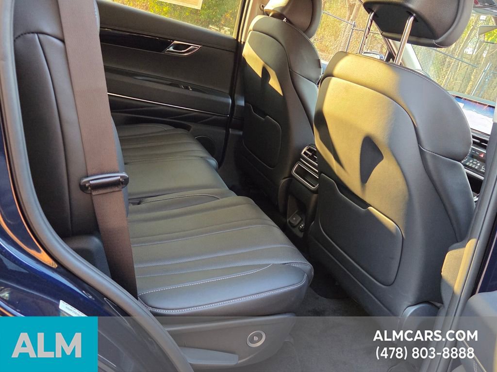 Used 2025 Genesis GV80 2.5T Standard image 17