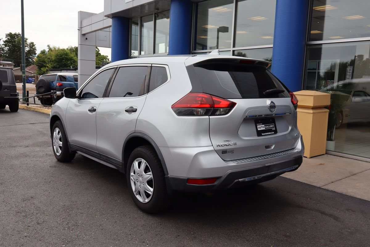 Used 2018 Nissan Rogue S AWD/4WD image 3