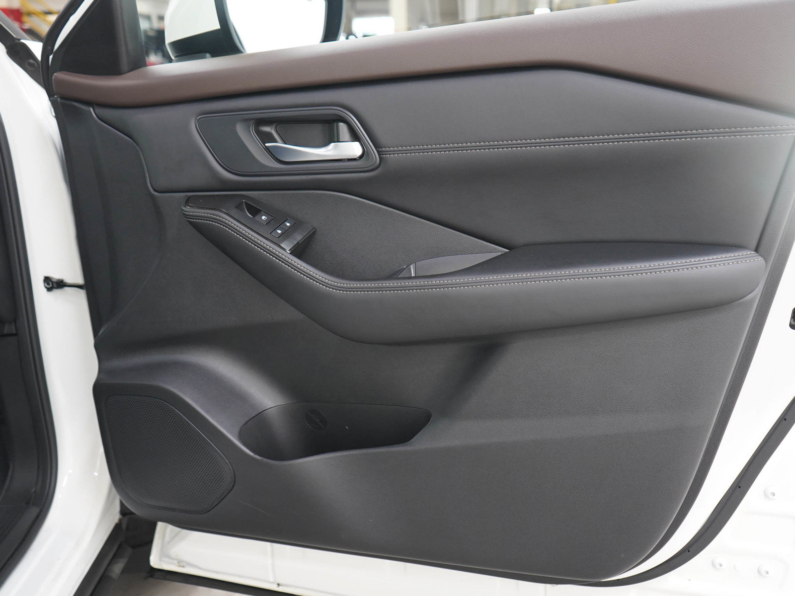 Used 2023 Nissan Rogue SV w/ SV Premium B Package AWD/4WD image 9