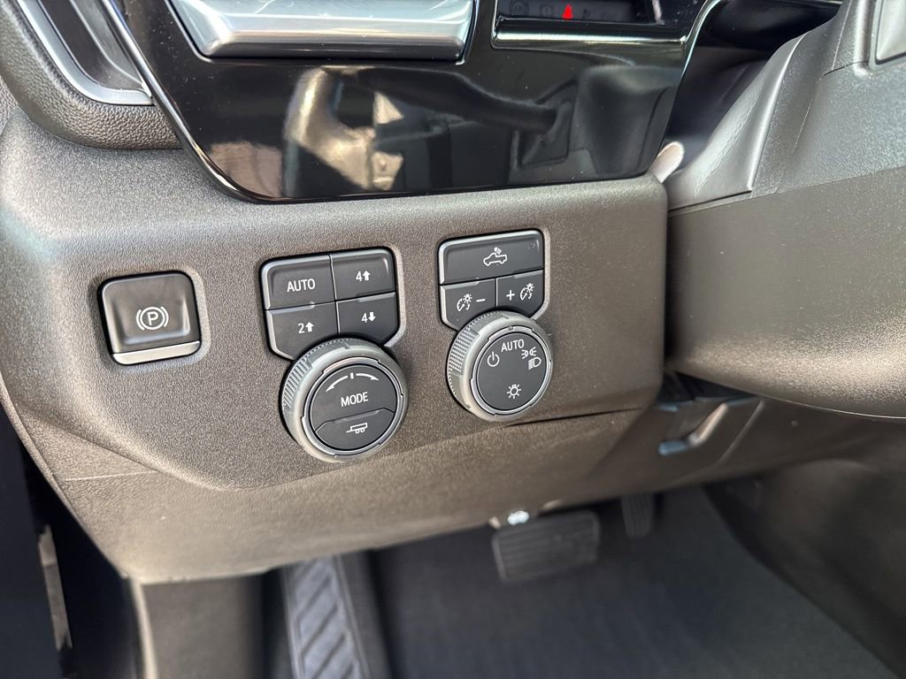 Used 2022 Chevrolet Silverado 1500 LT w/ Z71 Off-Road Package image 24