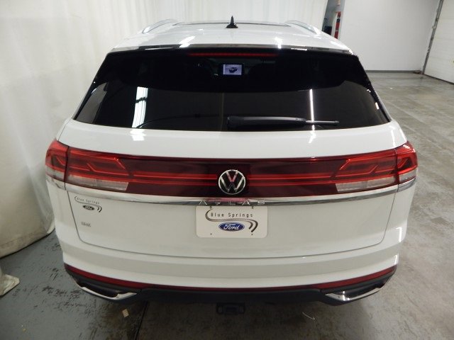 Used 2024 Volkswagen Atlas Cross Sport SE image 4
