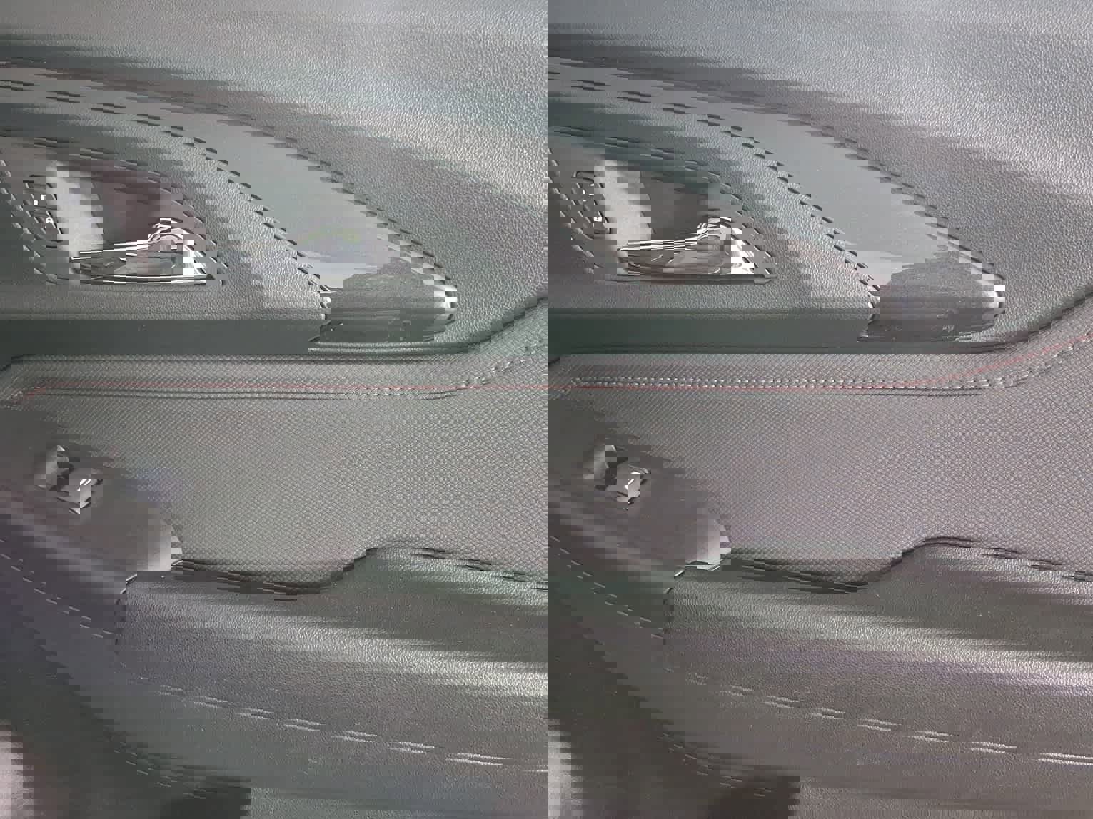 Used 2023 Chevrolet TrailBlazer RS w/ Sun and Liftgate Package image 28