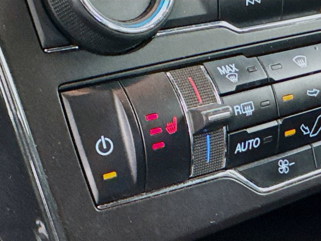 Used 2017 Ford Explorer XLT w/ Equipment Group 202A image 20