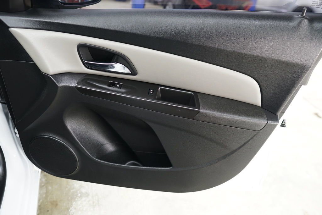 Used 2016 Chevrolet Cruze L FWD image 39