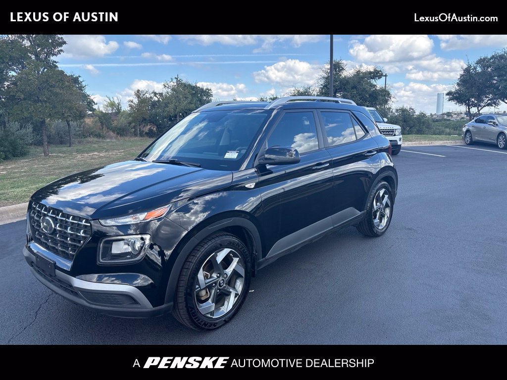 Used 2022 Hyundai Venue SEL FWD image 1