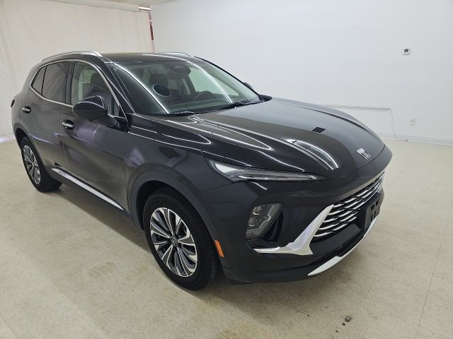 Used 2025 Buick Envision Preferred image 16