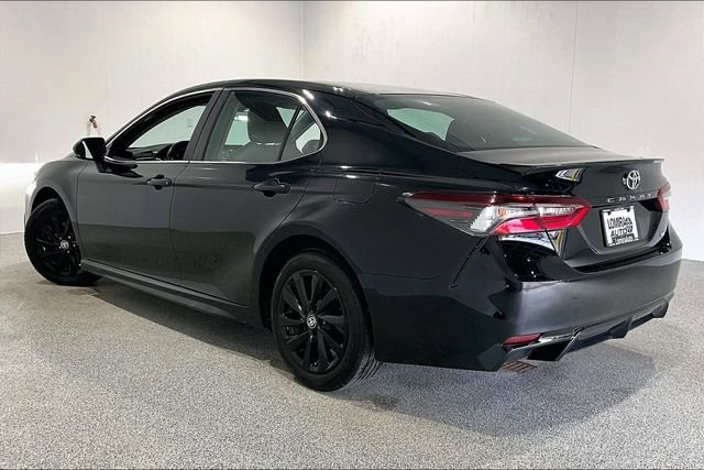 Used 2024 Toyota Camry SE image 4