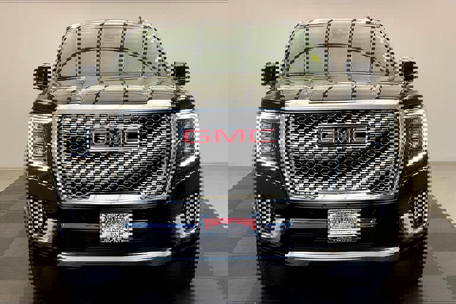 Used 2023 GMC Yukon Denali w/ Denali Reserve Package image 2