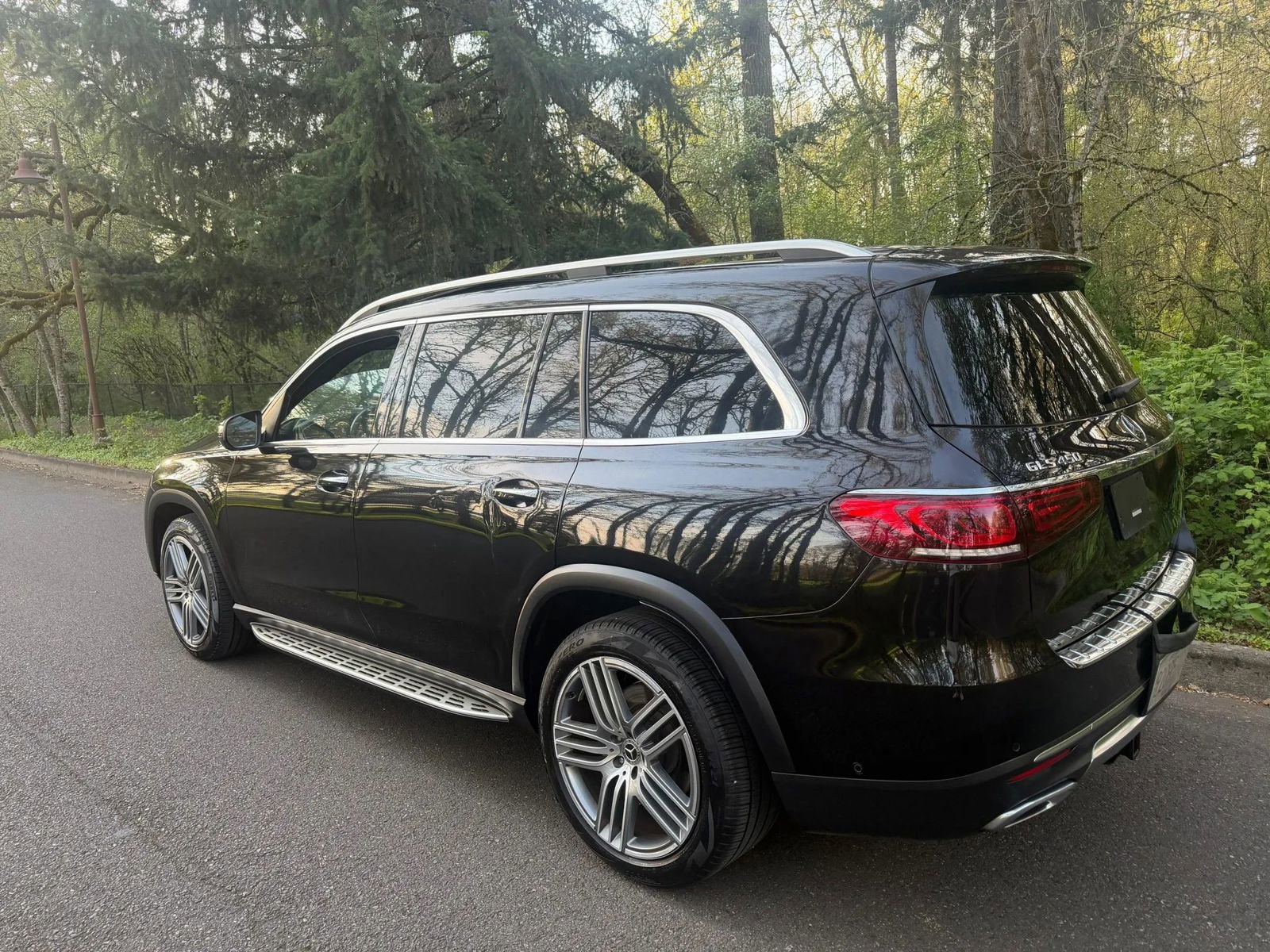 Used 2021 Mercedes-Benz GLS 450 4MATIC image 4