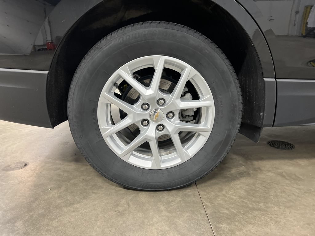 Used 2024 Chevrolet Equinox LT w/ LPO, Floor Liner Package AWD/4WD image 9