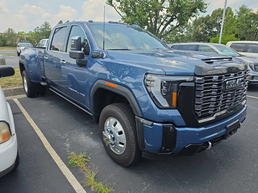 Used 2026 GMC Sierra 3500 Denali Ultimate AWD/4WD image 10