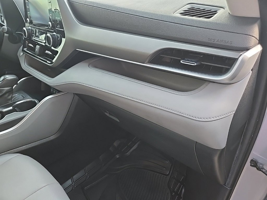 Used 2021 Toyota Highlander XLE image 82