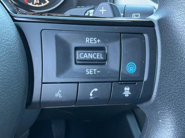 Used 2023 Nissan Rogue SV image 31