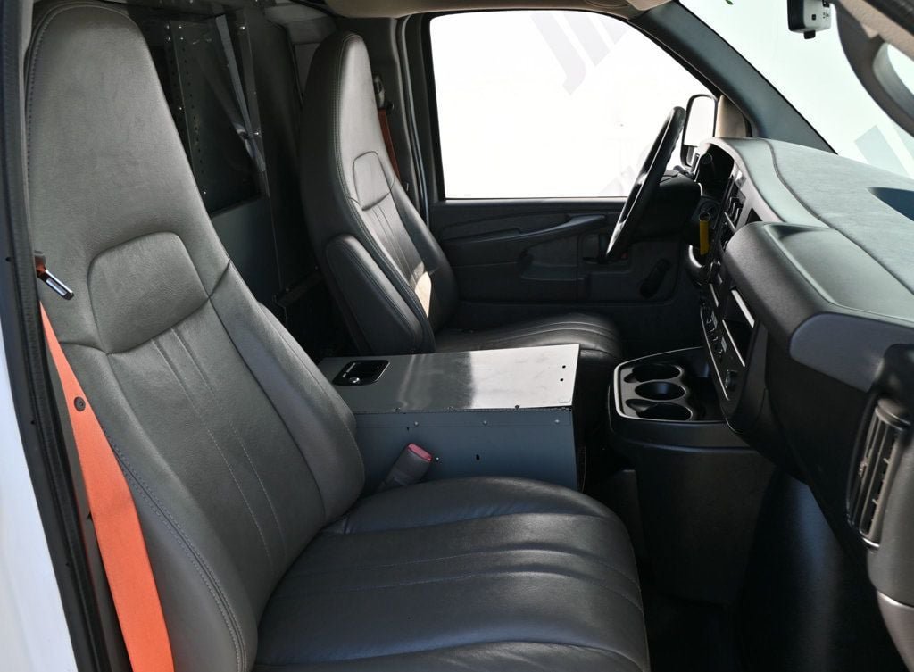 Used 2013 Chevrolet Express 2500 RWD image 8